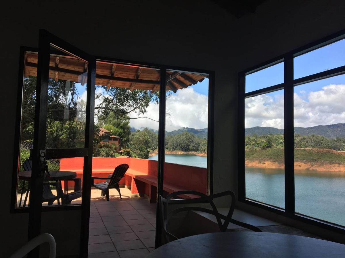 Ecolodge Bahia Del Penon Guatapé Extérieur photo
