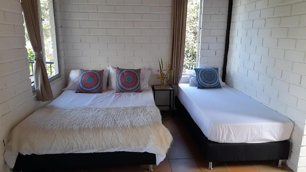 Ecolodge Bahia Del Penon Guatapé Extérieur photo