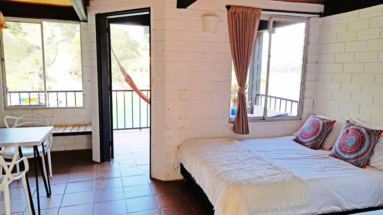Ecolodge Bahia Del Penon Guatapé Extérieur photo