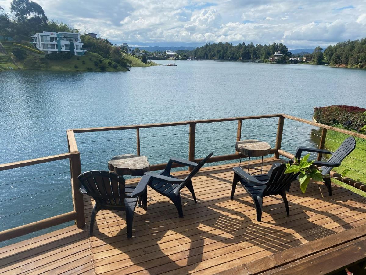 Ecolodge Bahia Del Penon Guatapé Extérieur photo