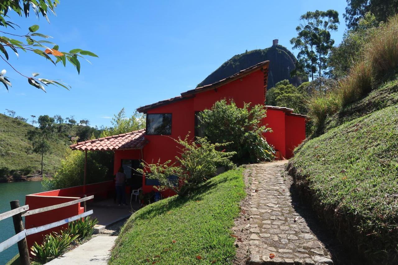 Ecolodge Bahia Del Penon Guatapé Extérieur photo