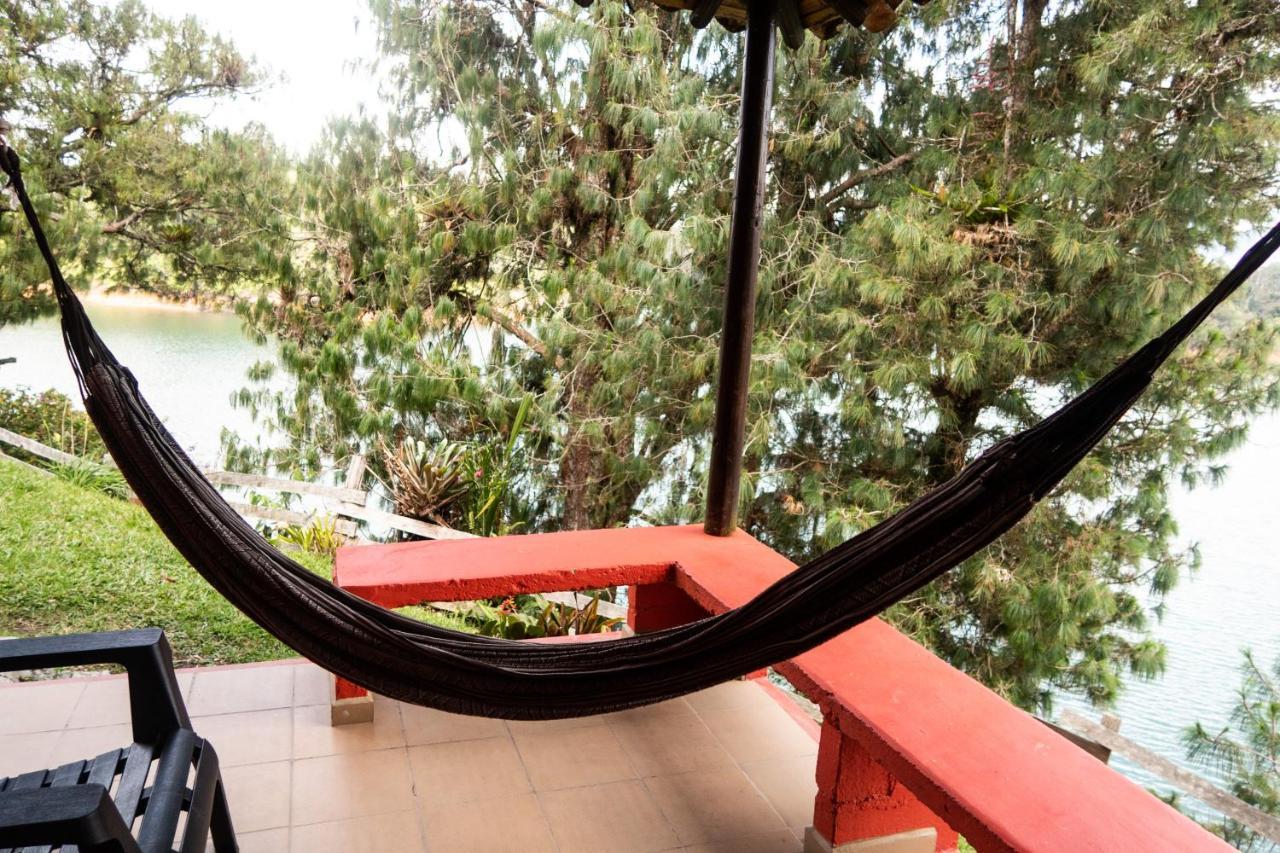 Ecolodge Bahia Del Penon Guatapé Extérieur photo